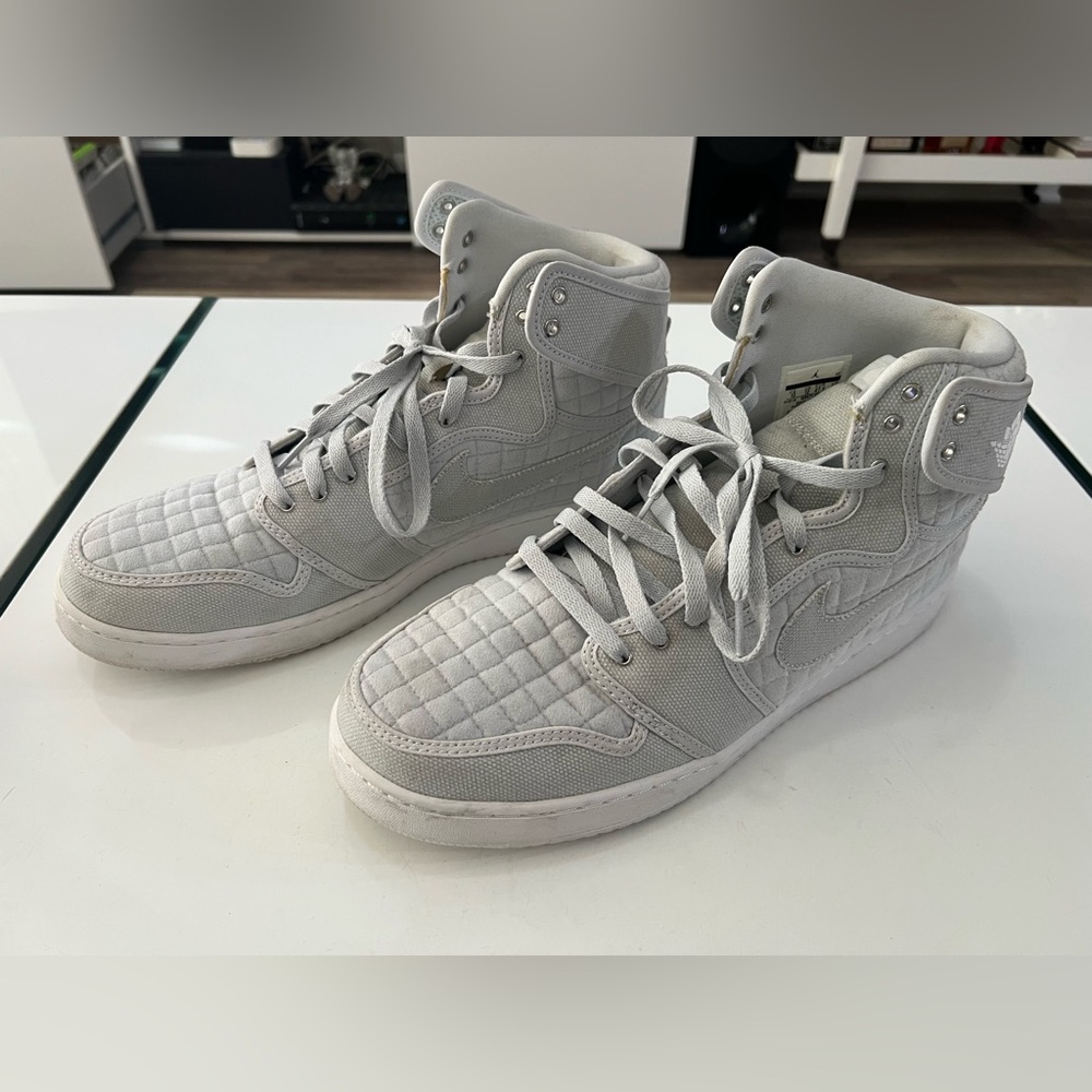 Nike ajko Jordan 1s size 13